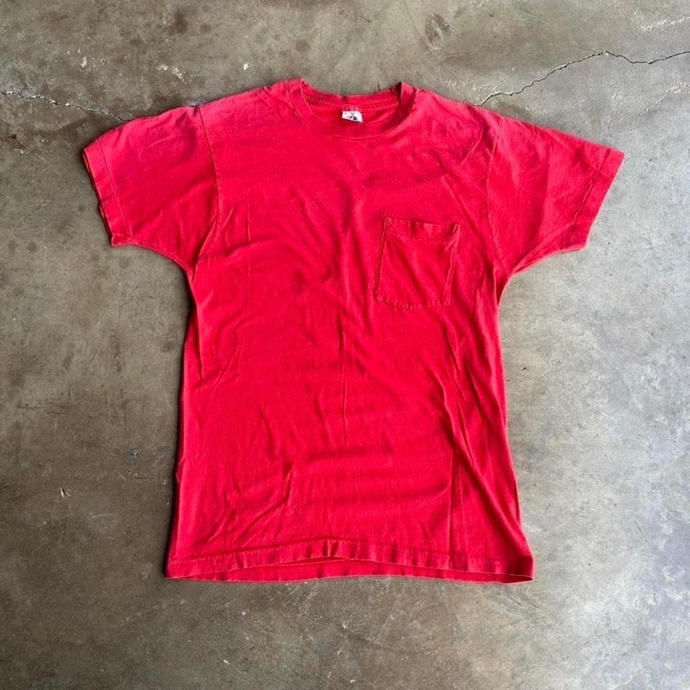 Red 90s vintage fruit of loom sun faded blank pocket tee size L